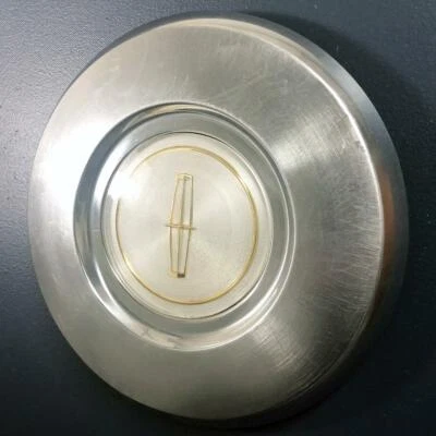 ONE 1982 - 1987 年林肯大陆/林肯马克七世 1294 车轮中心盖二手 — 第 1/4 张图片