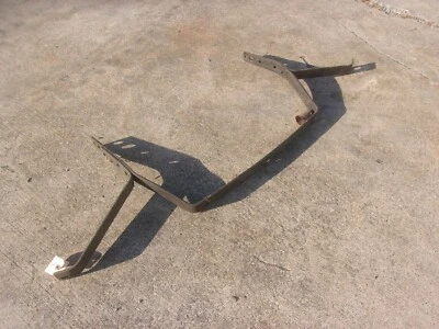 Dodge Coronet Wayfarer Meadowbrook 1949 1950 nuevo en stock MoPar parachoques delantero barra de soporte Foto 1 de 4