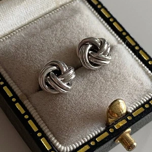 9ct White Gold 8-9mm Knott Earrings Stamped 375 To The Stalk - Picture 1 of 7
