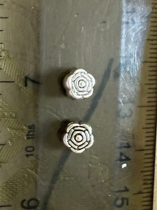 100x Antique Silver Tone Rose Spacer Beads - Picture 1 of 5