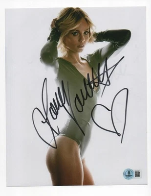 Laura Vandervoort 亲笔签名签名 8 x 10 照片 Beckett BAS COA 性感 热销 V * IR — 第 1/3 张图片