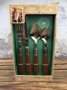 New Pioneer Woman Cowgirl Lace Flatware Natural Wood 16pc - Picture 1 of 2