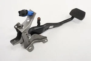 2013-2025 MAZDA CX-5 PEDAL DE FRENO CON SENSOR Y SOPORTE FABRICANTE DE EQUIPOS ORIGINALES KD3121330A - Imagen 1 de 11