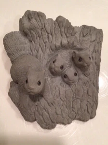 🐿 Accents Unlimited Zement Beton Eichhörnchen Familie im Baumbehang Pflanzgefäß - Bild 1 von 6