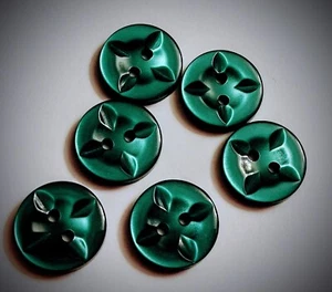 5/8" 2-Hole Emerald Green Craft/Clothing Star Design Buttons - Picture 1 of 4