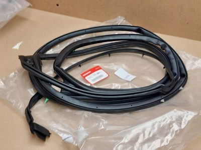Honda Civic Type R Rear Right Door Weatherstrip 72810TV0E02 Genuine NEW 2015 - Image 1 of 4