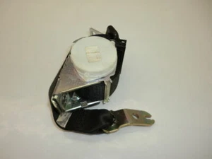 BMW E61 E60 5er Gurt Anschnallgurt hinten rechts 33005876 | 4/9600 - Bild 1 von 1