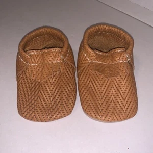 Freshly Picked Basket Weave Moccasins Crib Shoes - Picture 1 of 7