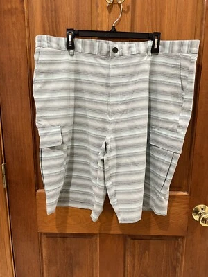 Bermuda masculina BOCA ISLAND WEAR COSTURA INTERNA 11 POLEGADAS TAMANHO 42 CINZA - Imagem 1 de 4