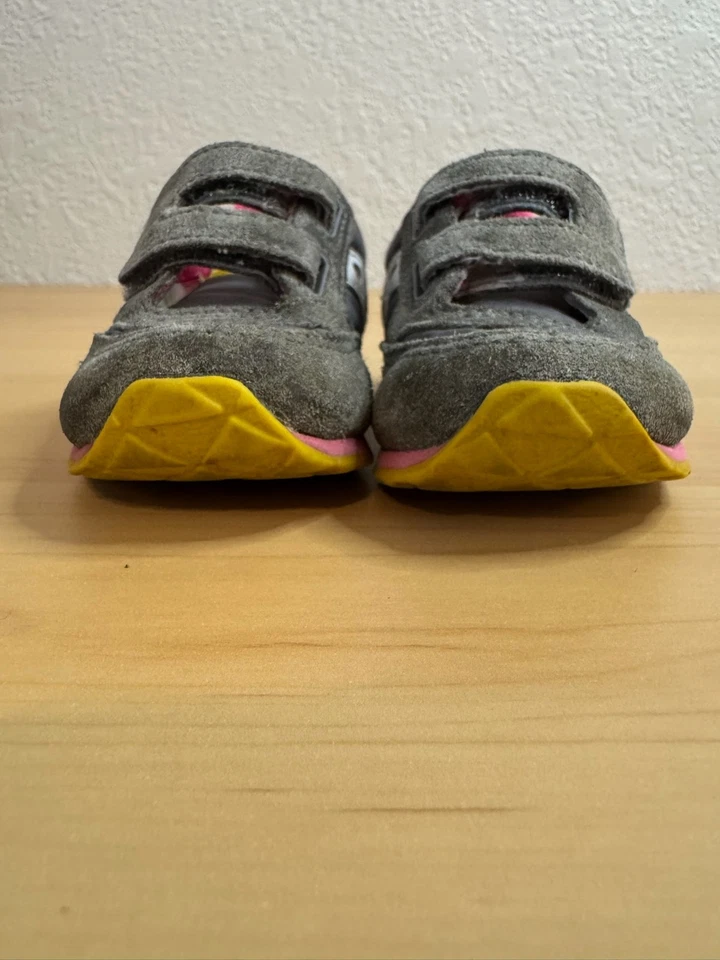 Zapatilla Saucony Niñas Bebé Jazz, Gris/Rosa, Talla 4M Foto 1 de 4