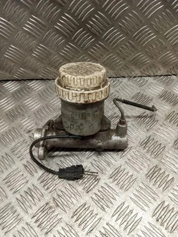 MITSUBISHI SPACE RUNNER N1W, N2W Cylindre de Frein 1.80 Petrol 90kw 32021584 - Photo 1/1