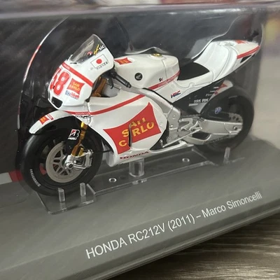 Rare Altaya 1/18 Honda RC212V Marco Smoncelli 2011 MotoGP Neuf - Photo 1/2