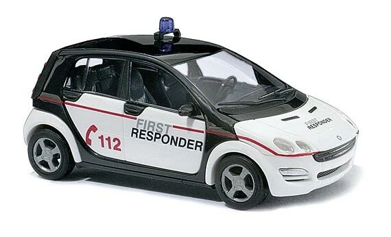 Busch 49502 - 1/87 Smart Forfour " First Risponditore IN Linea " - Nuovo - Immagine 1 di 1