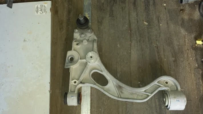 CADILLAC SEVILLE 1998 99 2000 2001 2002 2003 2004 RIGHT FRONT LOWER CONTROL ARM - Image 1 of 1