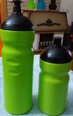 Zweier Set Trinkflaschen 0,5 und 0,75 L Kunststoff Neu - Bild 1 von 3