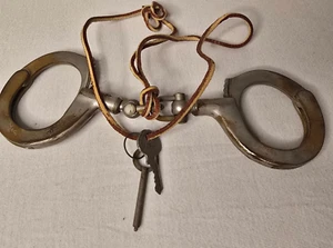 Rare Antique Harrington & Richardson Shackles w Original Working Key-Patent 1887 - Picture 1 of 16