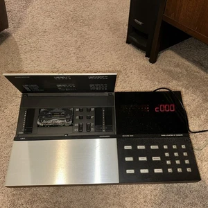 Bang & Olufsen BeoCord 8000 Cassette Deck. Encendido, los controles funcionan, sin giro - Imagen 1 de 1