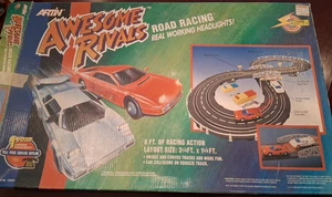 ARTIN Awesome Rivals Road Racing Slot Car Battery Operated Race Set Works - VNTG - Picture 1 of 20