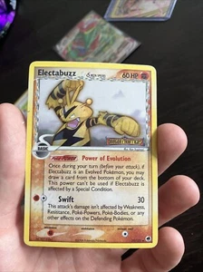 Electabuzz Delta Species Reverse Holo Stamped 29/101 Heavy Play - Bild 1 von 6