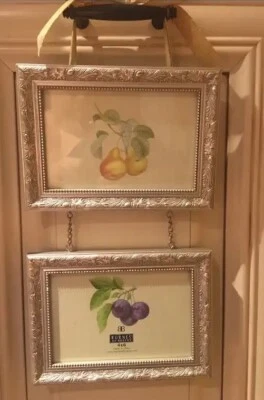 Beautiful Double Hanging Wooden 4X6 Picture Frames. - Image 1 of 4