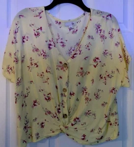 SO Womens Crop Top Blouse Yellow Floral ShortSleeve Twist Button Frnt Vneck L - Picture 1 of 11
