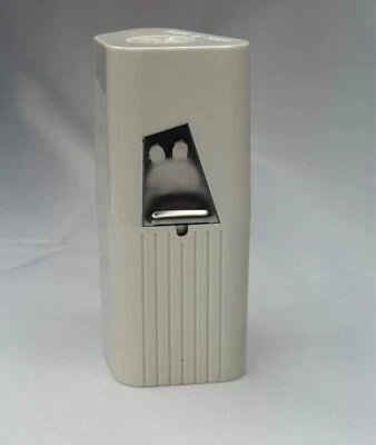 Johnson & Johnson Reach Plastic Dental Floss Dispenser ( Floss not Included) - Image 1 of 4