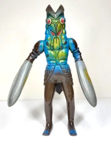 Alien Baltan Ultraman Kaiju Ultra Monster Series (1983 Design) ALT VAR Figure - Picture 1 of 6