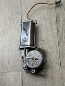 1983-1993 MUSTANG WINDOW MOTOR REAR PASSENGER CONVERTIBLE - Picture 1 of 3