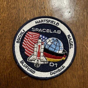 NASA Spacelab D1 Hartsfield Buchli Nagel Bluford Dunbar Patch USA Germany - Picture 1 of 3
