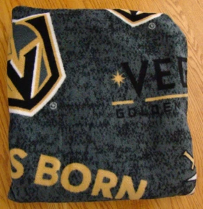 Neu Vegas Golden Knights NHL Hockey Team Logo Vliesdecke 53"" L 56 1/2"" W - Bild 1 von 3