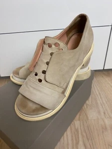 Robert Clergerie Beige Suede Sandals EU 37.5 US 7 Authentic - Picture 1 of 16