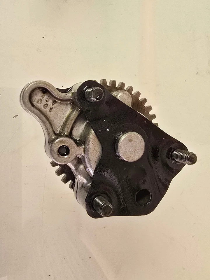 2004 YAMAHA TTR250 Engine Motor Oil Pump Assembly TTR ttr 250 99-06 - Image 1 of 4