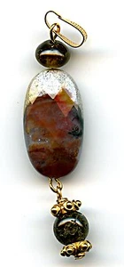 Jaspis Nugget Edelstein Anhänger mit grünem Granat 2." lang mit Bügel x 0,75" B 52216t - Bild 1 von 1