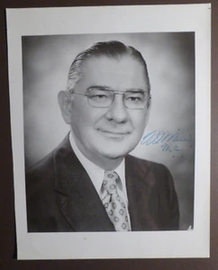 WILBUR MILLS CONGRESS ARKANSAS VINTAGE SIGNED HANDSIGNIERT 8X10 um 1974 - Bild 1 von 2