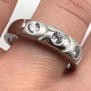 925 Sterlingsilber drei Steine klar CZ einfaches Design Bandring Größe 8,75 - Bild 1 von 3