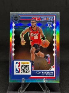 Scoot Henderson 2023-24 NBA Hoops Rising Stars Premium Stock Argento #280 Rookie - Foto 1 di 2