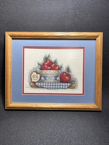Mele punto croce con cornice in legno vintage 🍎 Crock 15,5x12,5" Country Cottage Core '92 - Foto 1 di 8