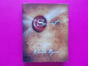 THE SECRET by RHONDA BYRNE - HC DJ - LIKE NEW - Picture 1 of 7