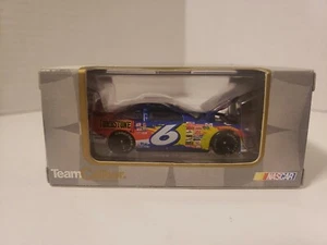 1:64 TEAM CALIBRO PROPRIETARI 2002 #6 KRAFT PIETRA TOMBALE PIZZA FORD MARK MARTIN NUOVO CON SCATOLA - Foto 1 di 6