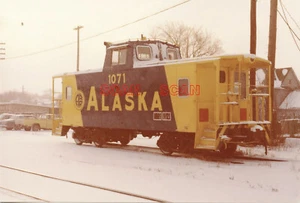 4A902 (3) RP 1980 ALASKA RAILROAD CABOOSE #1071 - Picture 1 of 3