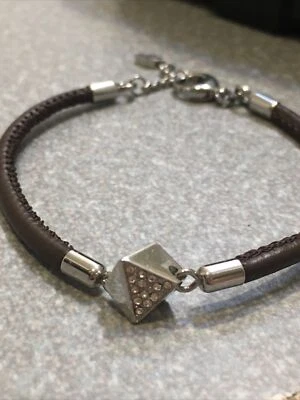 Pulsera fósil de cuero marrón y acero para mujer Foto 1 de 4