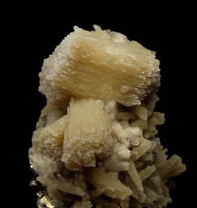 CALCITE interesting crystals !!! - BULGARIA - Madan - 9th September Mine /pk874 - Picture 1 of 13
