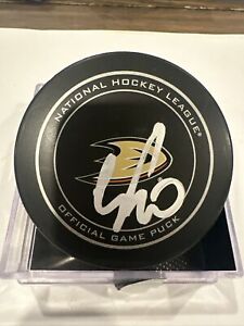 Corey Perry Signed Anaheim Ducks Official   game Puck