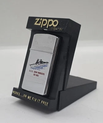 Isqueiro Zippo fino da Marinha dos EUA USS JOHN RODERS DD 983 + ESTOJO usado - Imagem 1 de 4