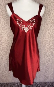 Vintage Val Mode Red Bias Cut Liquid Satin Opaque Slip Dress Size Medium 36 Bust - Picture 1 of 23