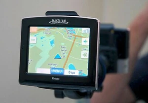 Magellan Maestro 3200 Car Portable GPS Navigator System small portable device B - Picture 1 of 5