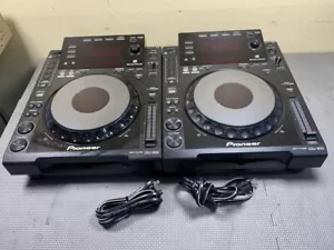 Pioneer CDJ-900 Pair 2 Professional DJ Multi Player Digital Turntable - Picture 1 of 6
