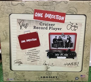 2014 One Direction Crosley Cruiser Brand New Turntable Stereo Speakers NIB Rare - Picture 1 of 21