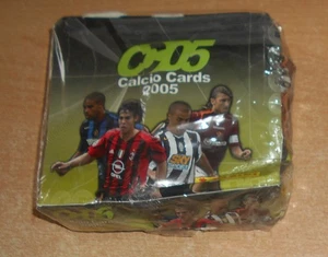 ED. PANINI BOX CON 24 BUSTINE CALCIO CARDS 2005  MAI APERTO BLISTERATO ORIGINALE - Foto 1 di 4