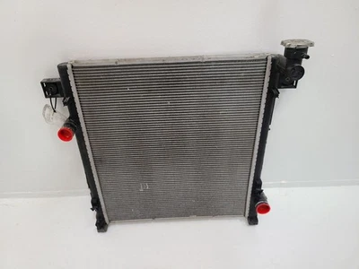 2008-2012 JEEP LIBERTY Radiator 55037T905AC 68033227AA 08-12       - Imagem 1 de 4